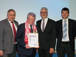 c_photo_plohe_r2140_ehrenprasident hans friedinger